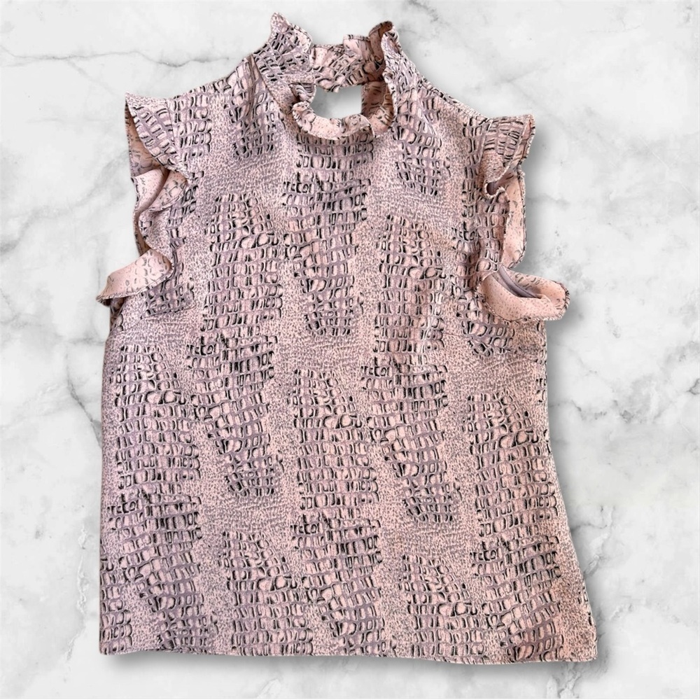 Alice&Trixie Pink Ruffled Women's Top sz M nwot, 07